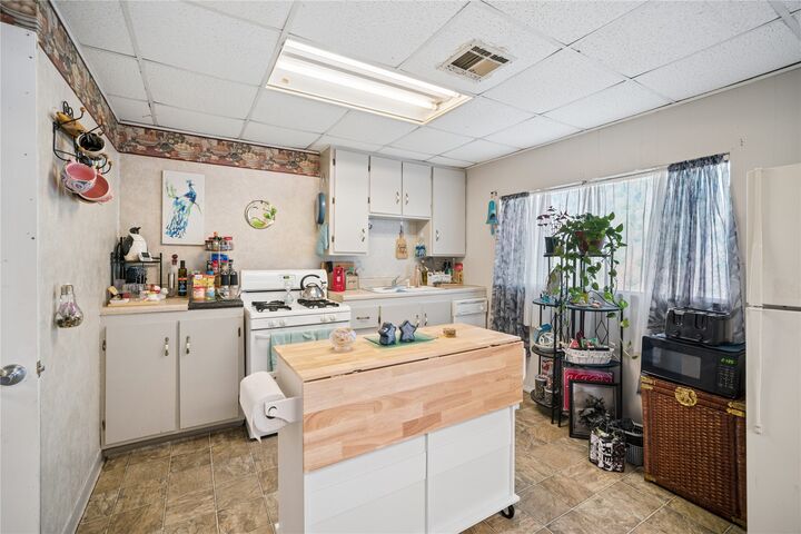 Property Photo:  704 N Gertrude Avenue  OK 74467 