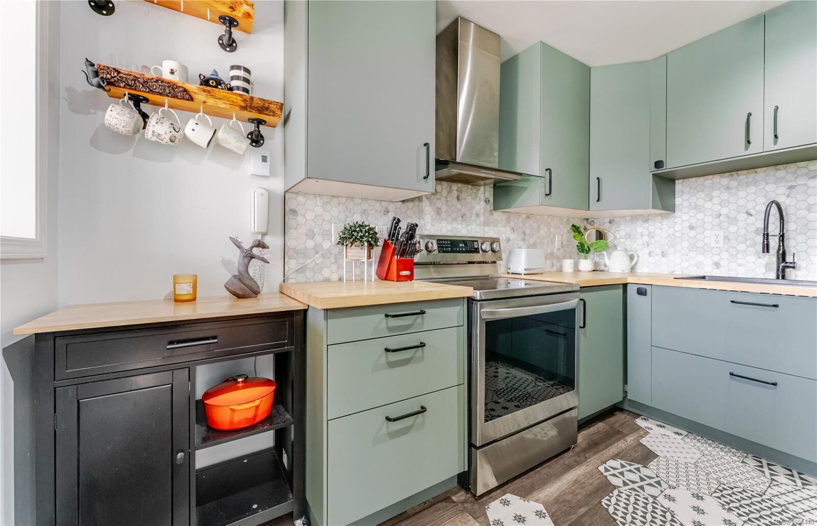 Property Photo:  3460 Quadra St #203  BC V8J 1G6 