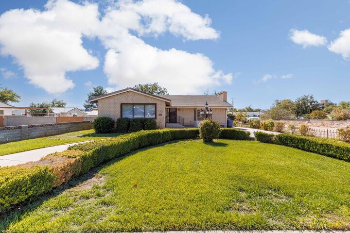 Property Photo:  470 E 400 S  UT 84770 