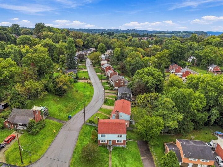 Property Photo: 179 Sycamore Dr PA 15235