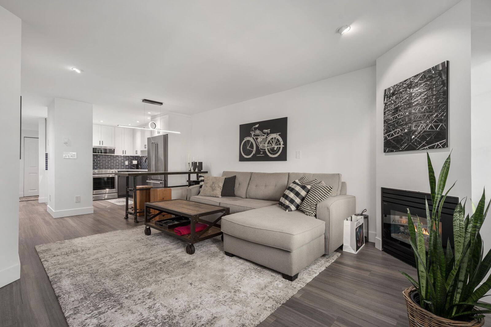 Property Photo:  825 W 15th Avenue  BC V5Z 1R8 