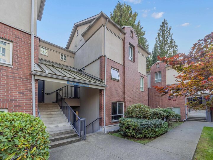 Property Photo:  7077 Beresford Street 5  BC V5E 4J5 
