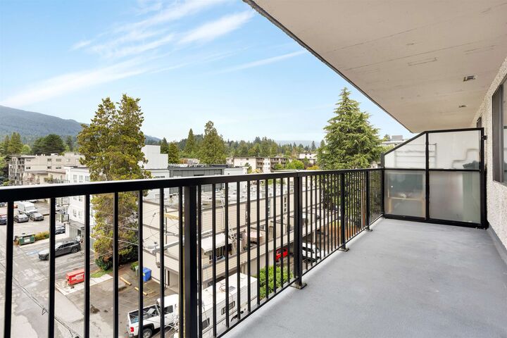 Property Photo: 150 E 15th Street 303 BC V7L 4N9