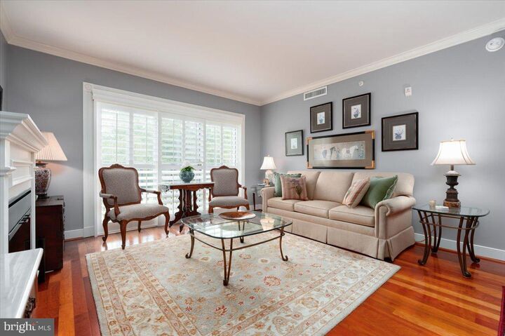 Property Photo:  5 Park Place 127  MD 21401 