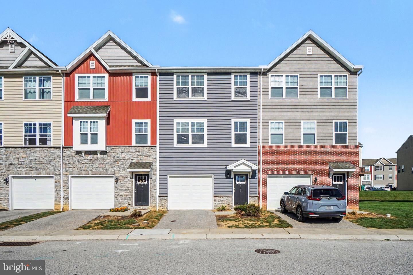 Property Photo: 813 Schooner Lane PA 17050