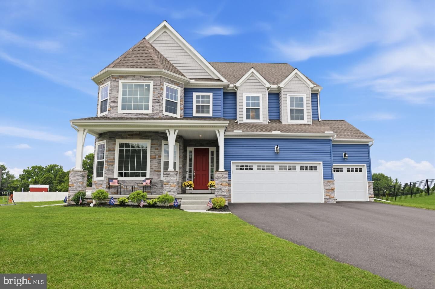 Property Photo:  113 Cameron Lane  PA 17543 