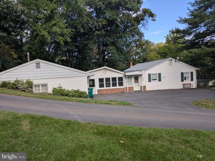 Property Photo: 936 Belle Vista Drive PA 17025
