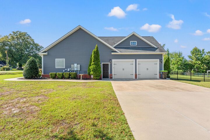 Property Photo:  939 Maple St.  SC 29511 