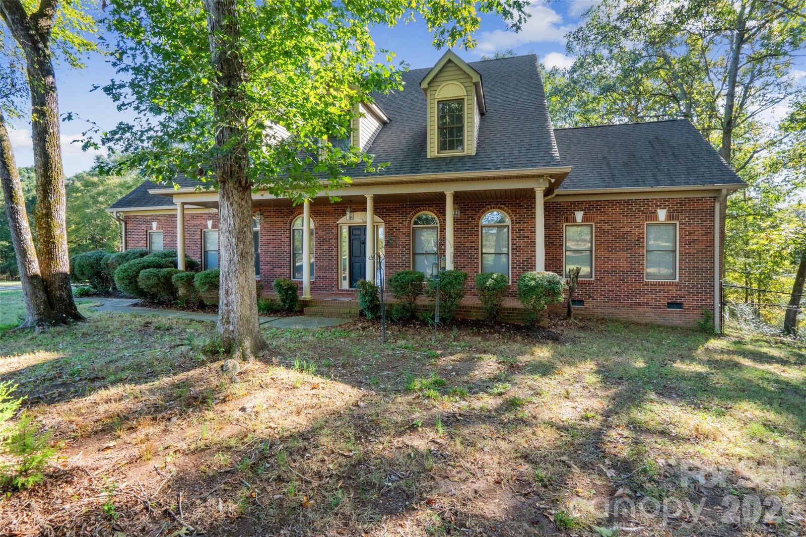 Property Photo: 6000-6010 River Run Drive NC 28103