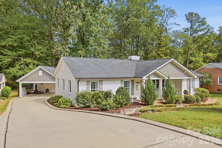 Property Photo:  4315 Emory Lane  NC 28211 