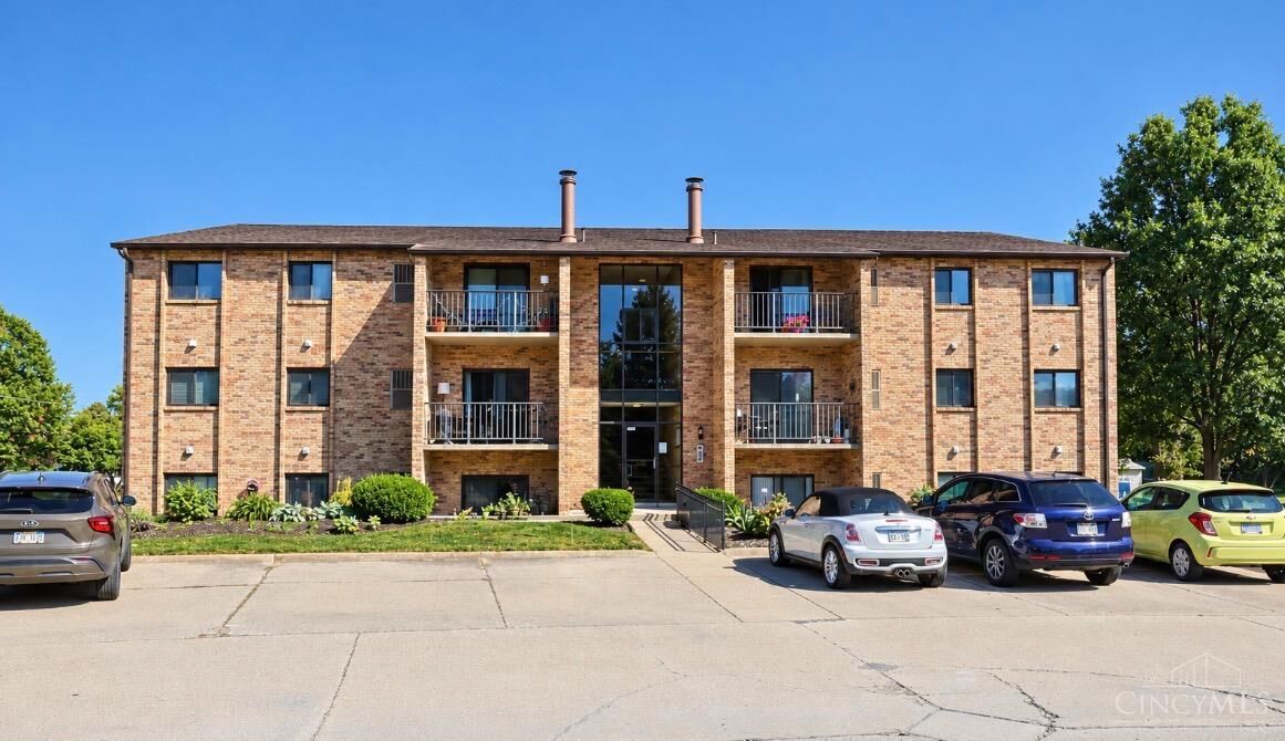 Property Photo: 547 Davis Road OH 45255