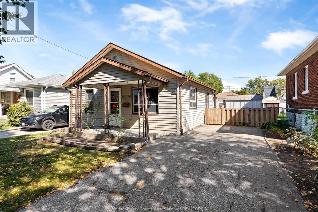 Property Photo:  2352 Chandler  ON N8W 4A6 