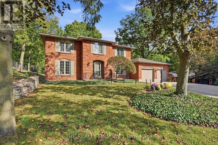 Property Photo:  51 Hampton Crescent  ON N6H 2N7 