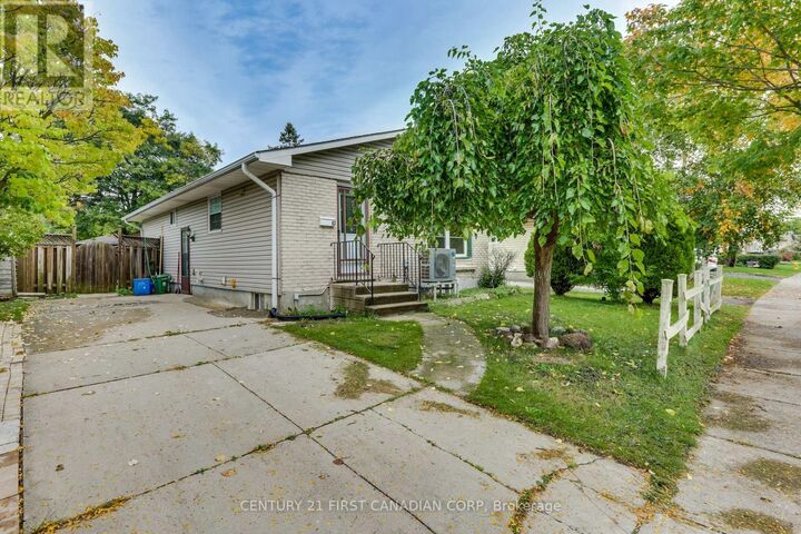 Property Photo: 63 Renny Crescent Main ON N6E 2C4