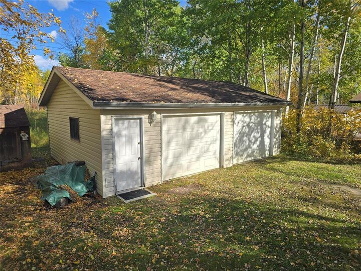 Property Photo:  9 Admirals Drive  MB R0C 1B0 