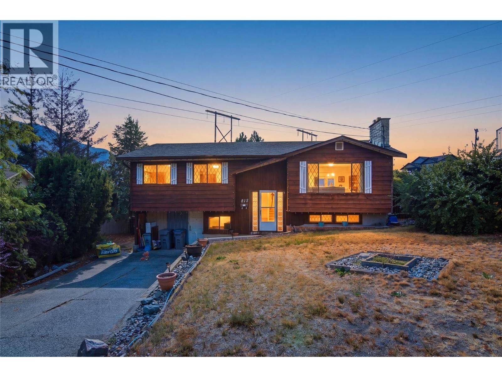 Property Photo:  815 Kambia Crescent  BC V2B 7M8 