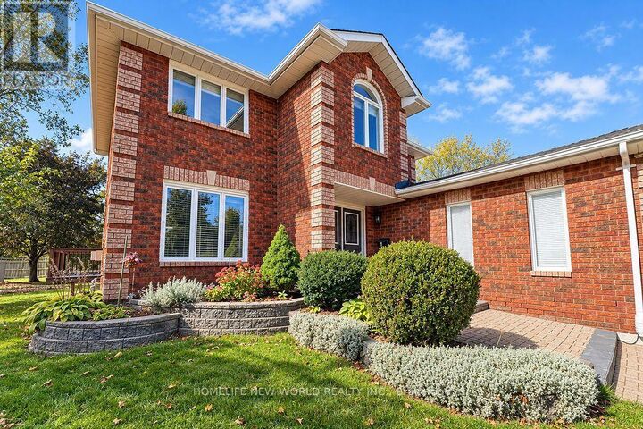 Property Photo: 26 Warner Road ON L4N 7M5