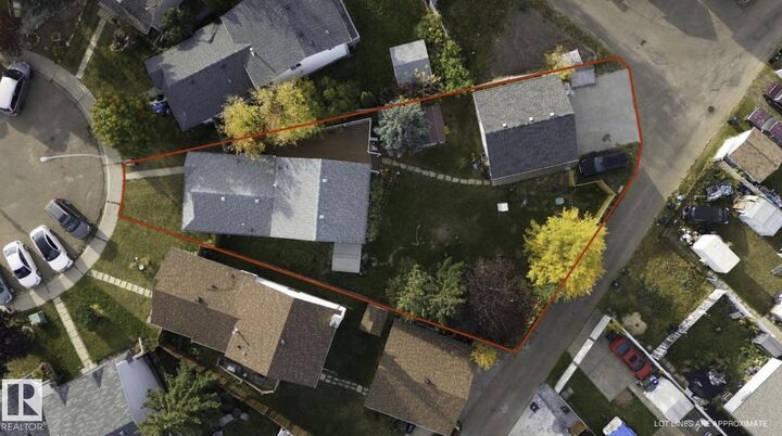 Property Photo:  4423 36A Street NW  AB T6L 6K5 