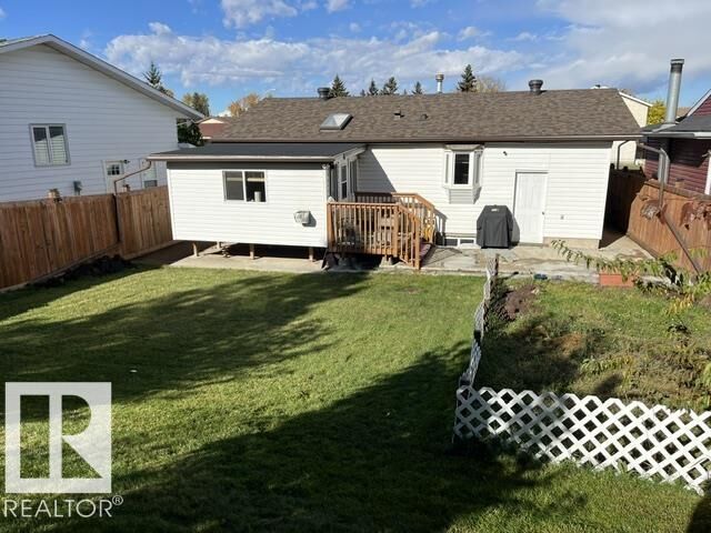 Property Photo:  11945 138 Avenue NW  AB T5X 4K1 