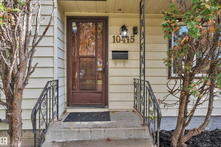 Property Photo:  10415 164 Street NW  AB T5P 3R5 