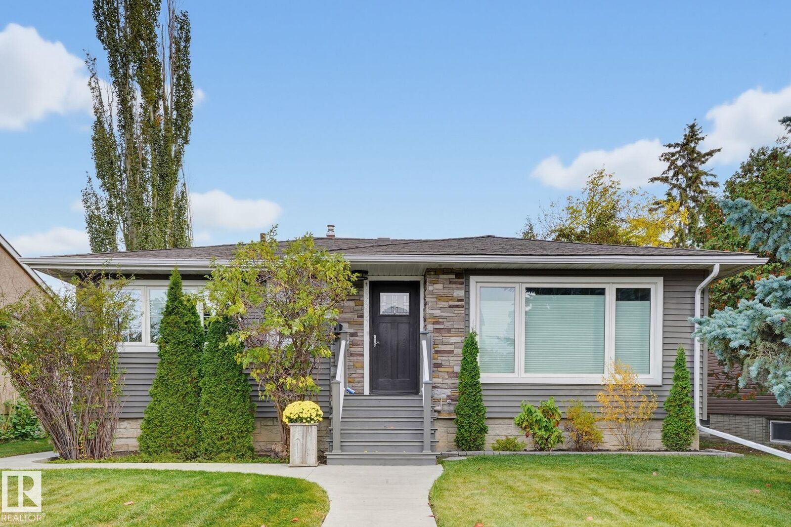 Property Photo:  10807 134 Street NW  AB T5M 1H9 