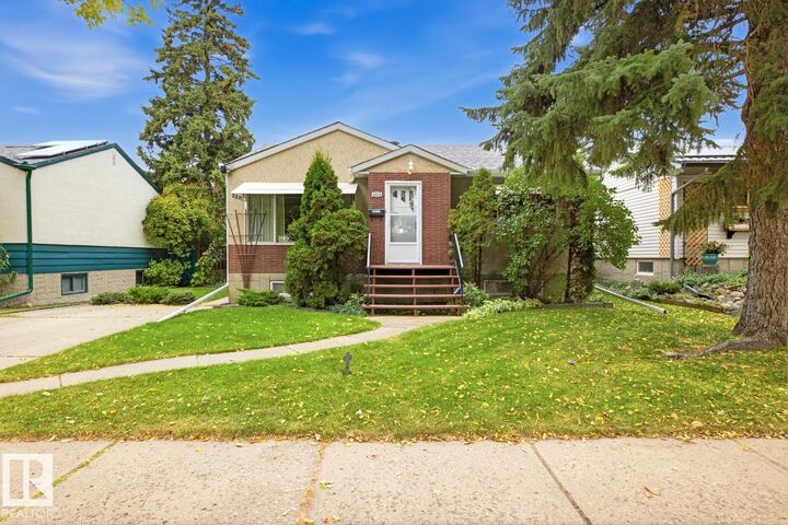 Property Photo:  4218 111 Avenue NW  AB T5W 0K2 