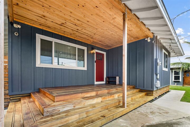 Property Photo:  427 Kawainui Street B  HI 96734 