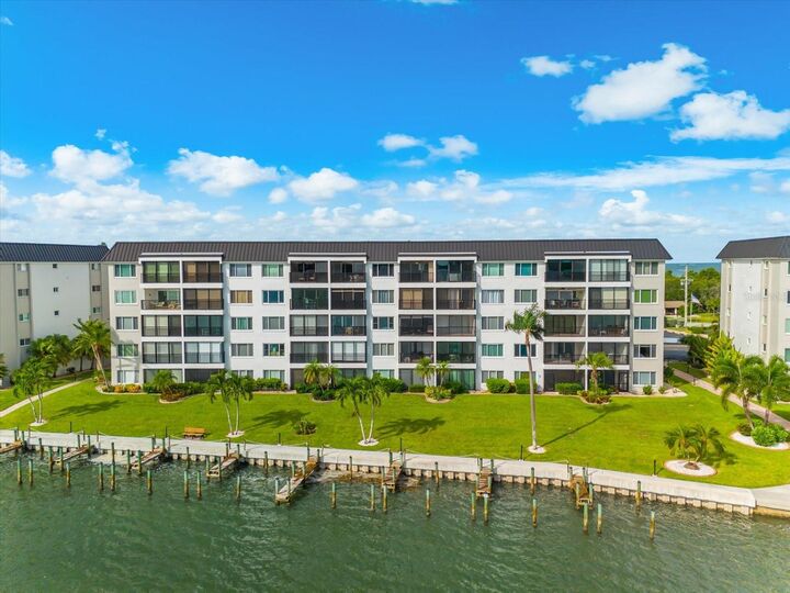 Property Photo:  8911 Midnight Pass Road 511  FL 34242 