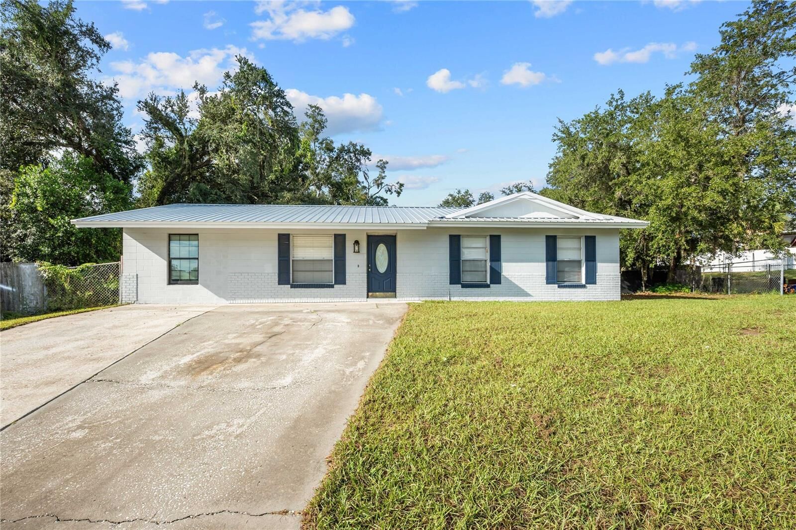 Property Photo:  37124 Goldenrod Court  FL 33523 