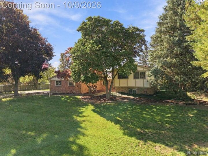 Property Photo:  5150 Glengate Road  MI 48306 2726 