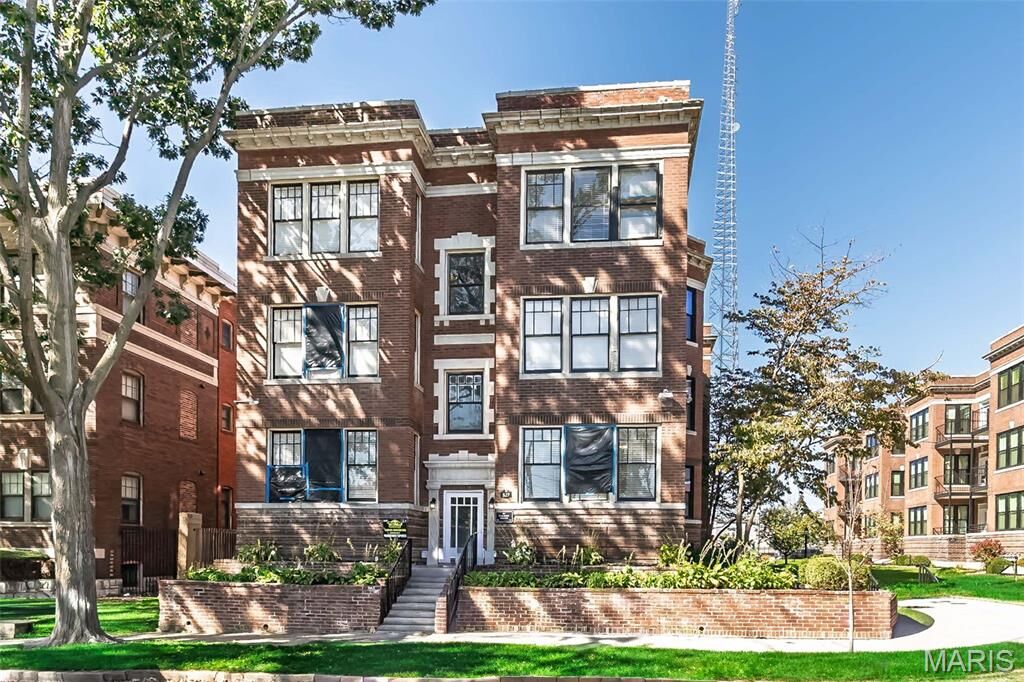 Property Photo:  527 Clara Avenue 1A  MO 63112 
