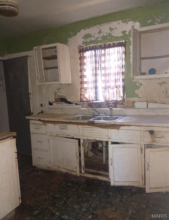 Property Photo: 1900 Hildred MO 63136