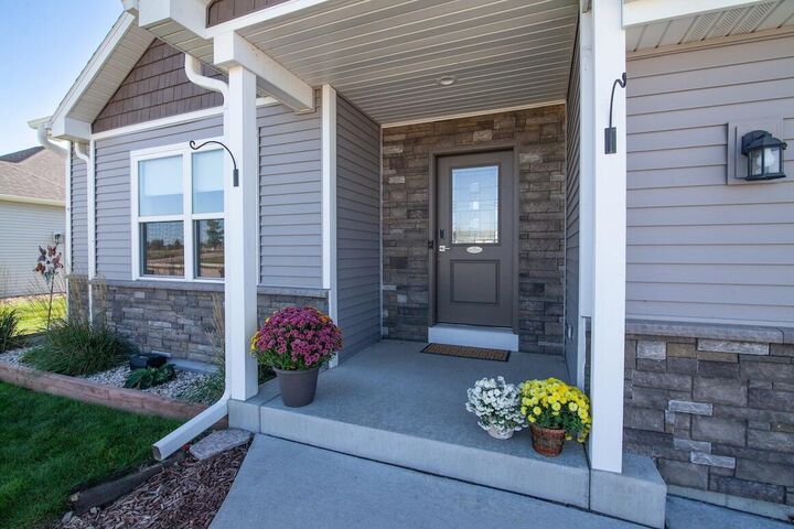 Property Photo:  1451 Whalen Dr  WI 53066 