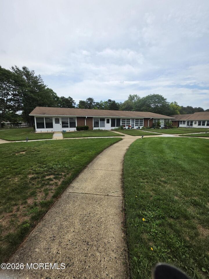 Property Photo: 1177B Clydebank Court NJ 08701