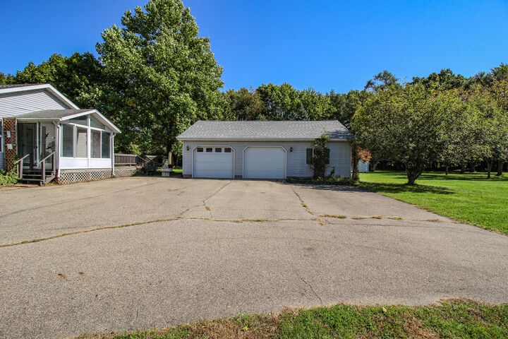 Property Photo: 1115 Elm Street MI 49093