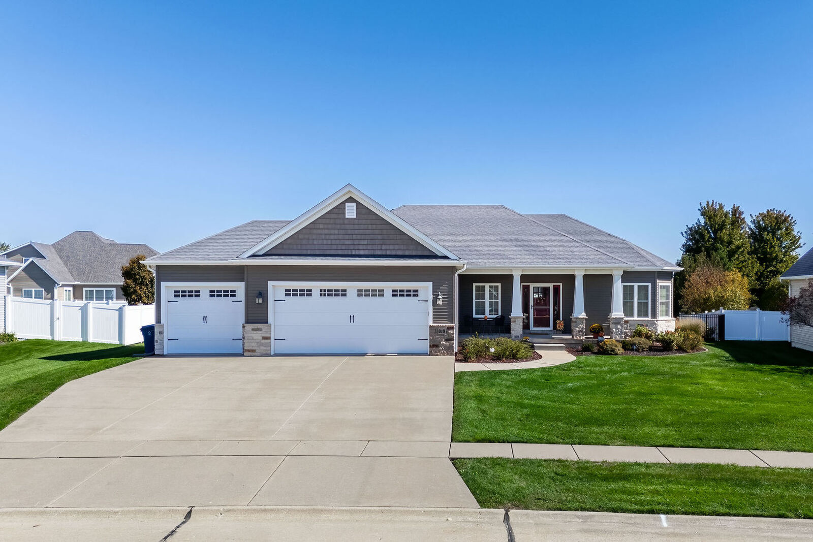 Property Photo:  819 S 7th Street Court  IA 52748 