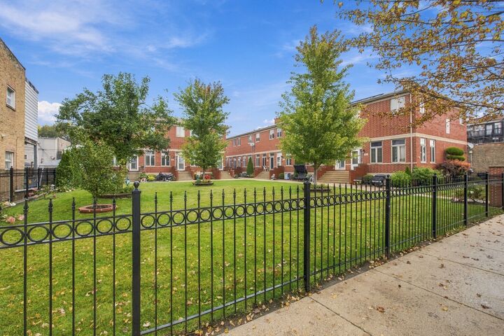 Property Photo:  820 W 36th Street 2  IL 60609 