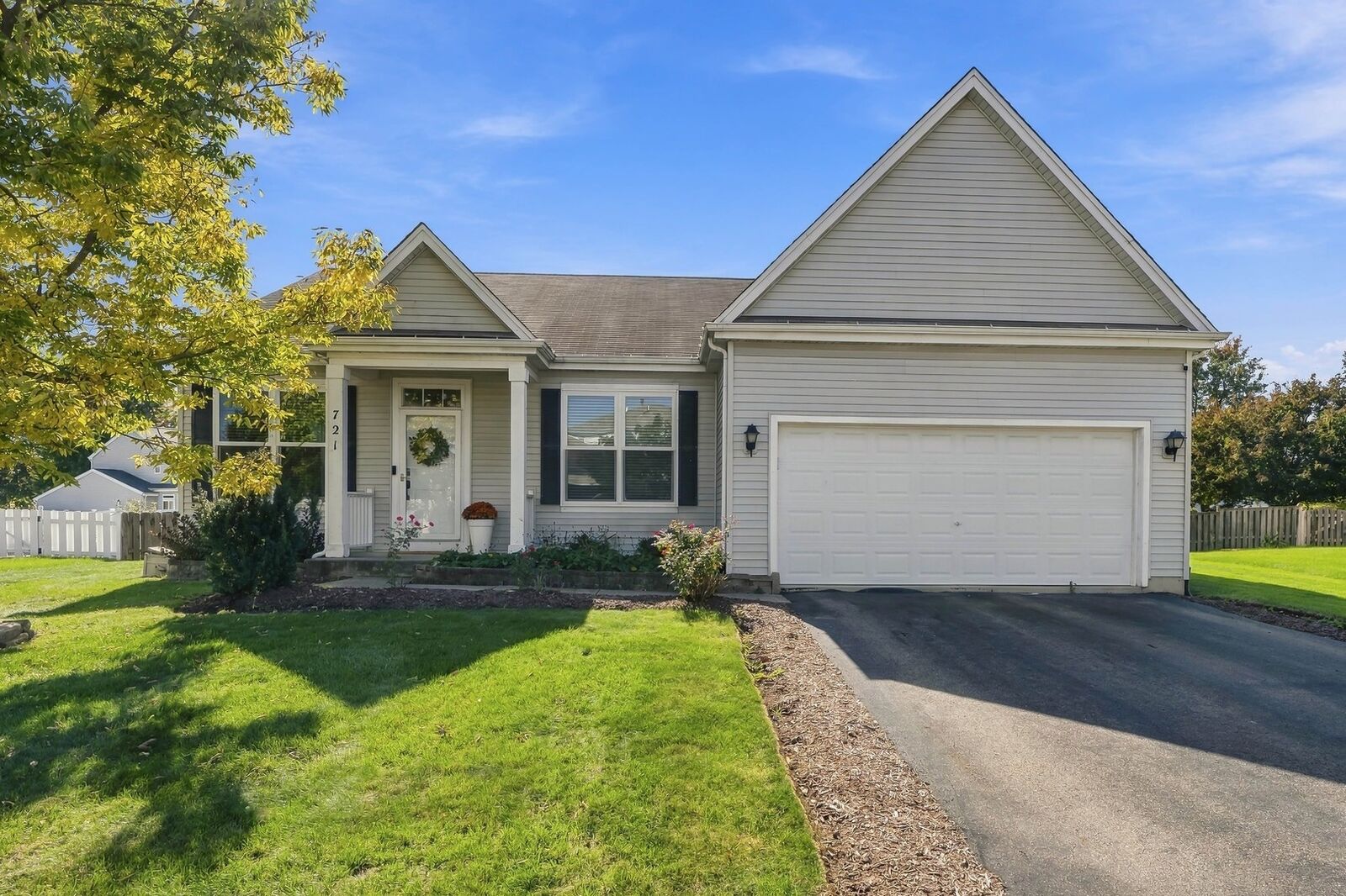Property Photo: 721 Periwinkle Lane IL 60504