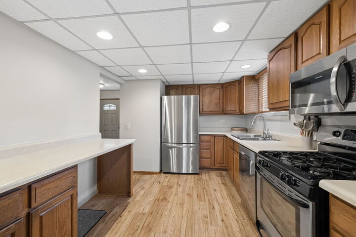 Property Photo: 216 Douglass Way IL 60440