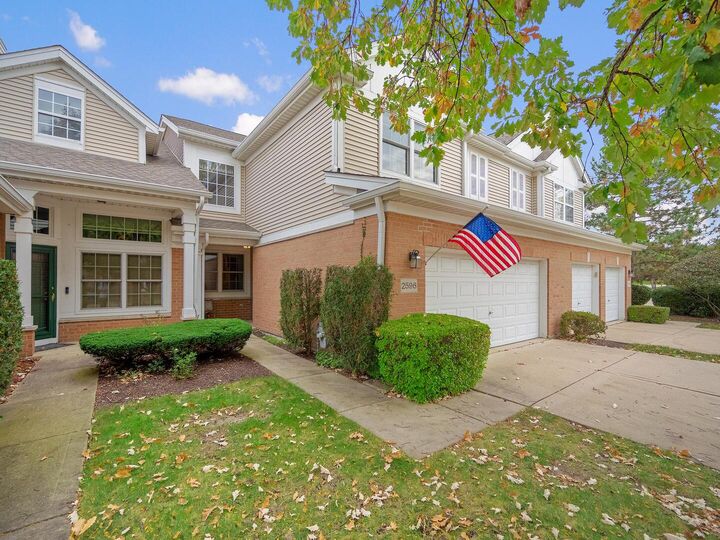 Property Photo: 2596 Camberley Circle IL 60154
