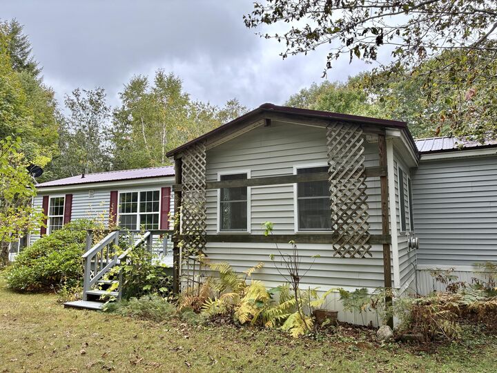 Property Photo: 20 Clawfoot Lane ME 04673