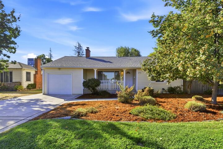 Property Photo:  2258 Irvin Way  CA 95822 