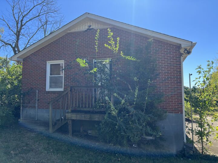 Property Photo:  215 Cindy Pl  TN 37072 
