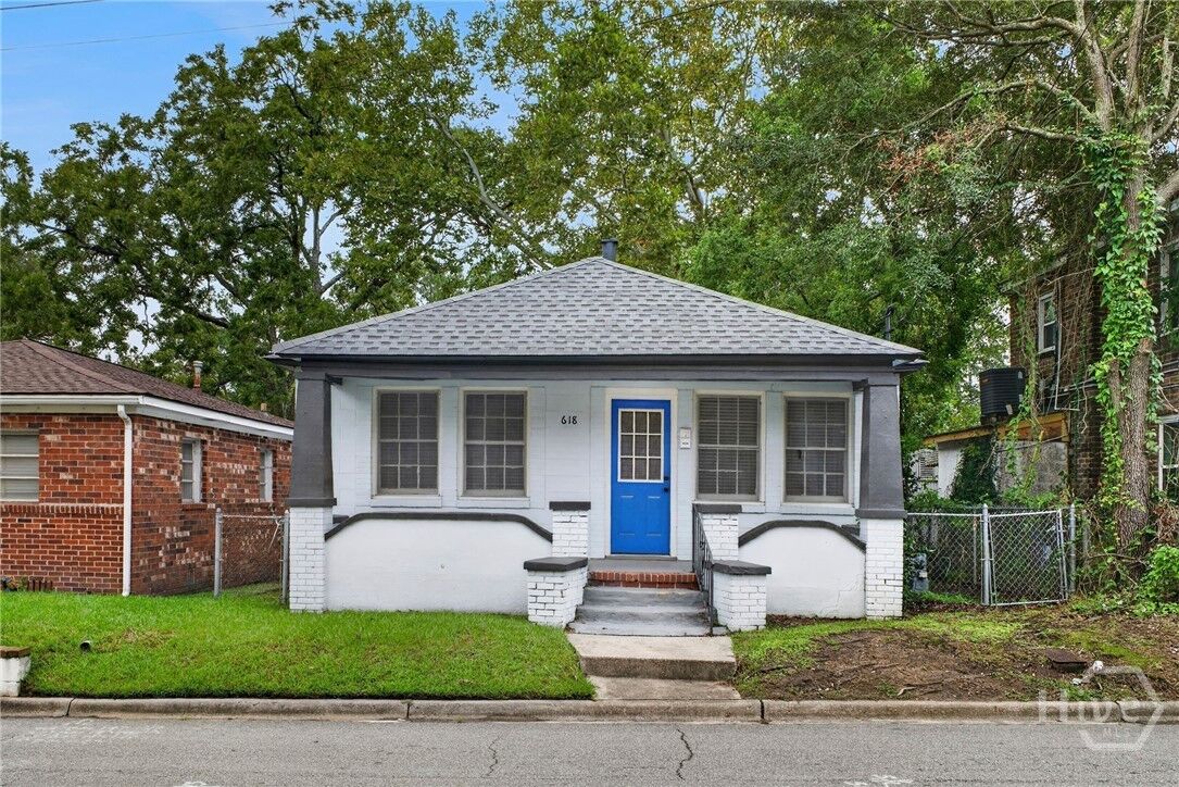 Property Photo:  618 Magazine Avenue  GA 31415 