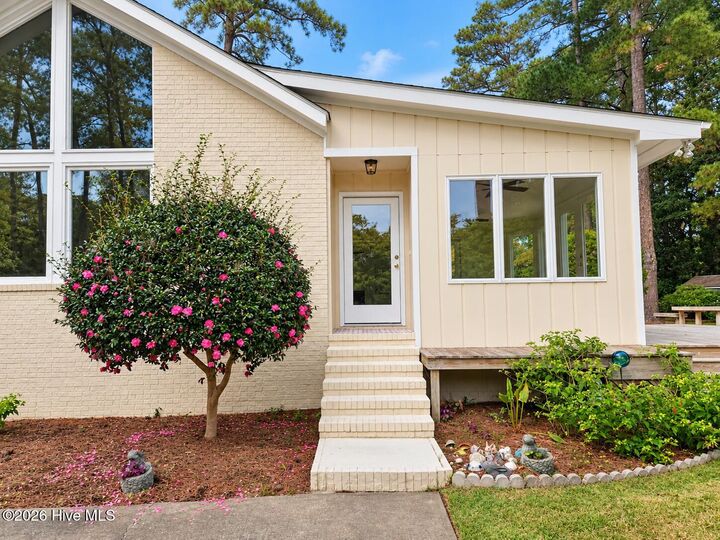 Property Photo: 4503 W Fairway Drive NC 28562