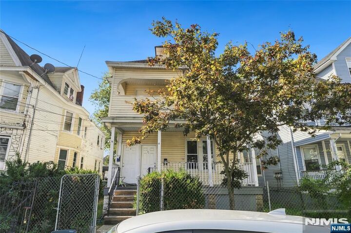 Property Photo:  10 Howell Place  NJ 07106 