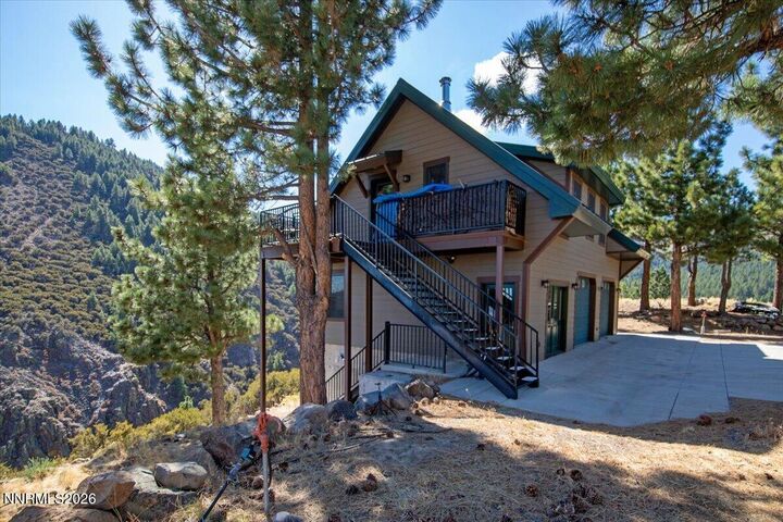 Property Photo: 16480 Logan Meadow Lane NV 89511