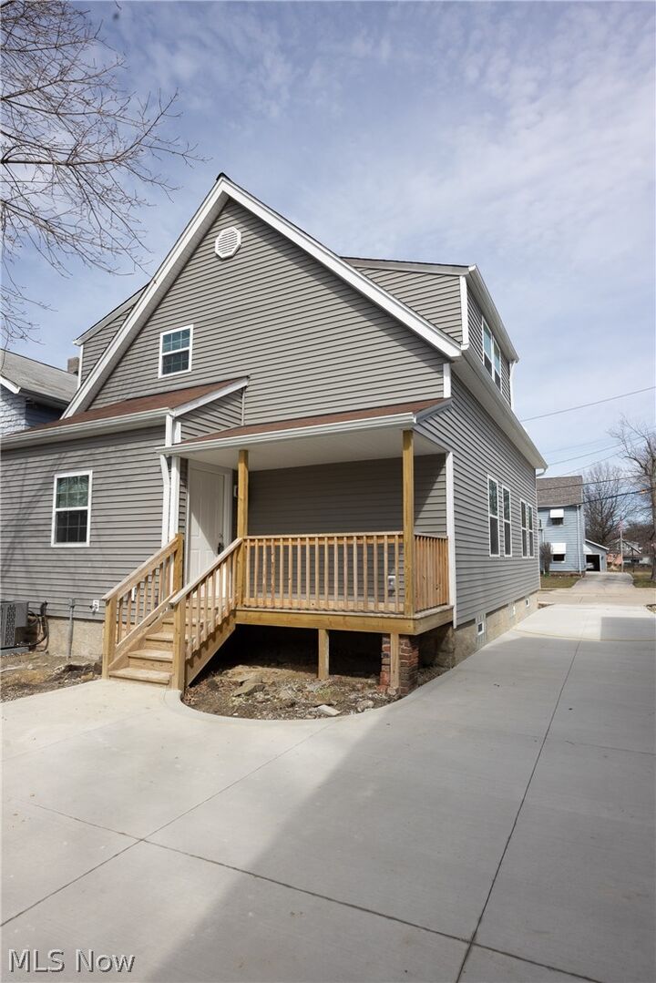 Property Photo:  1716 Robindale Street  OH 44092 