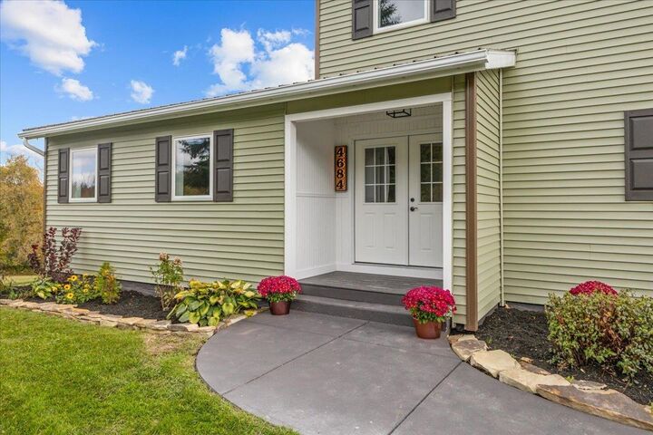 Property Photo:  4684 Main Street  VT 05457 