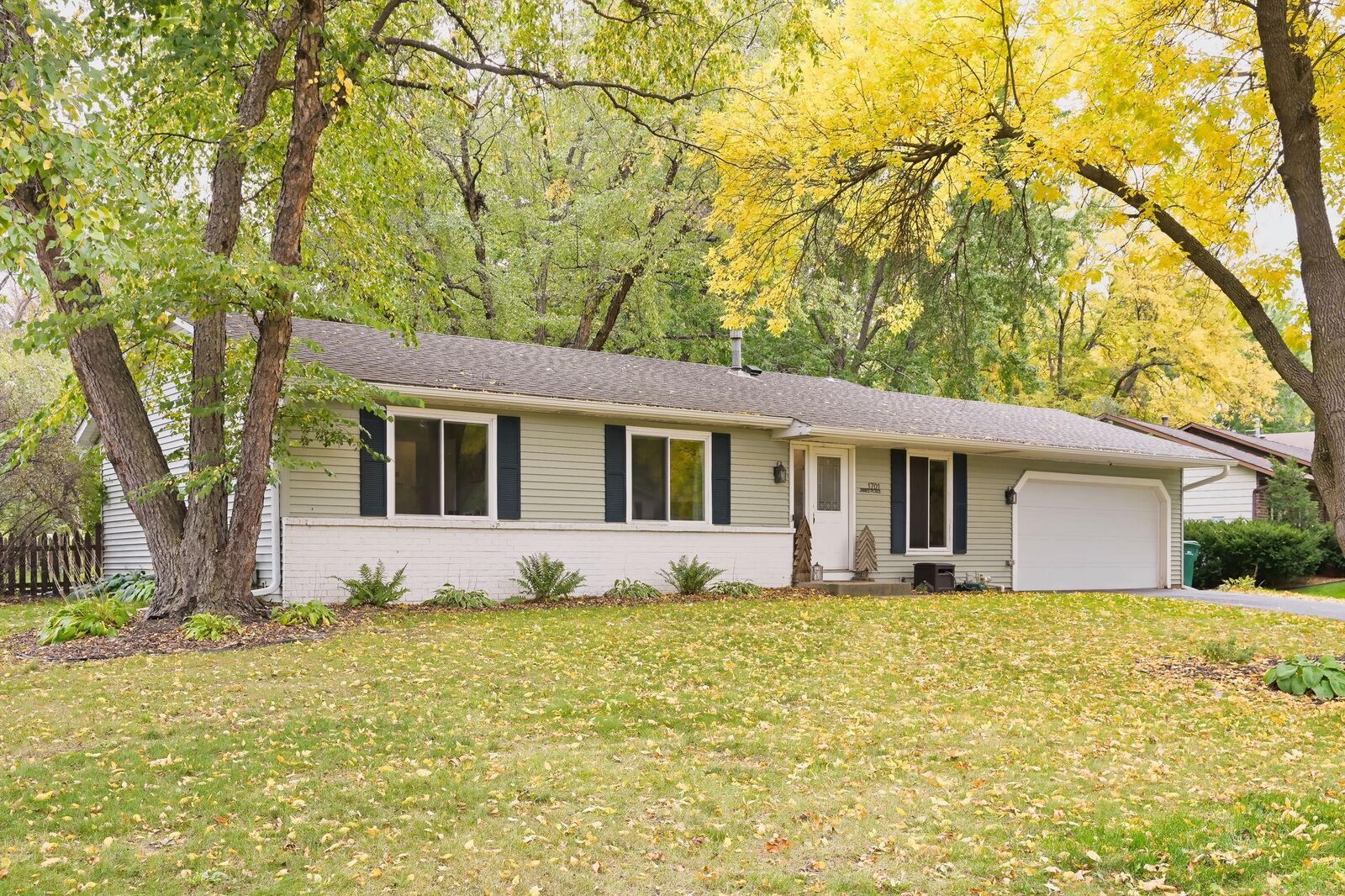 Property Photo: 1701 James Place MN 55337